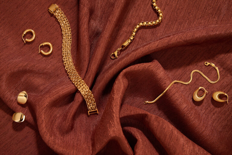 Jak wybrać biżuterię na jesień, by zawsze wyglądać modnie?