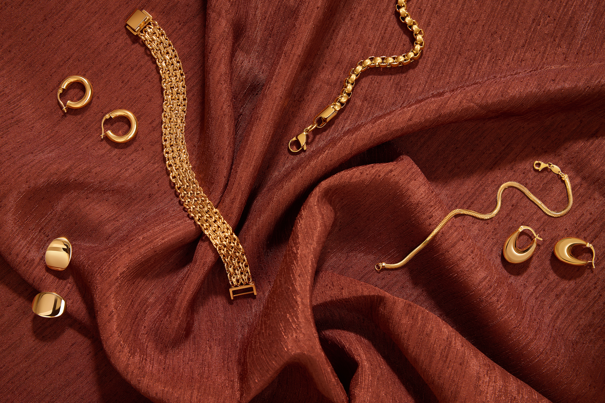 Jak wybrać biżuterię na jesień, by zawsze wyglądać modnie?